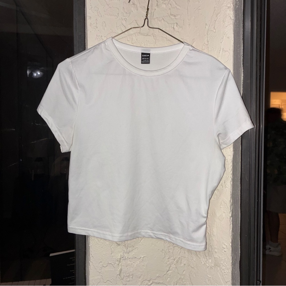 SHEIN White Crewneck Crop Tee